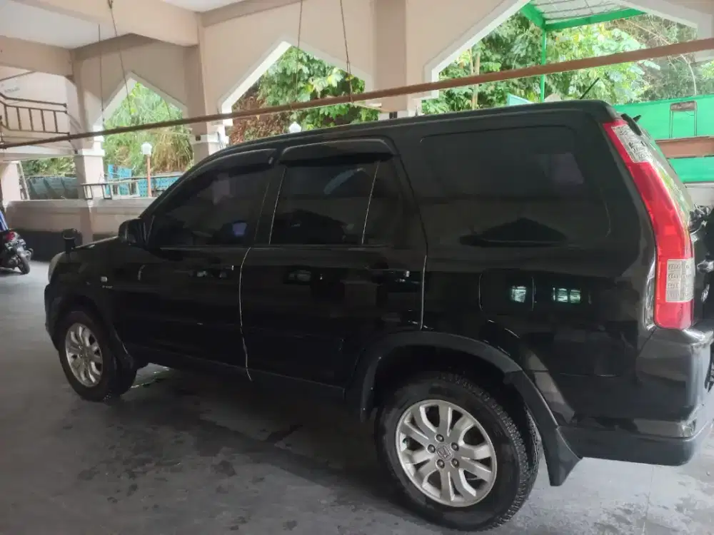 Dijual mobil CRV Hitam tahun 2005