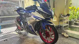 Yamaha R25 Low KM!