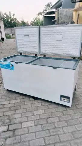 Freezer box 600 liter
