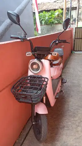dijual sepeda listrik pribadi merek u-winfly D-07