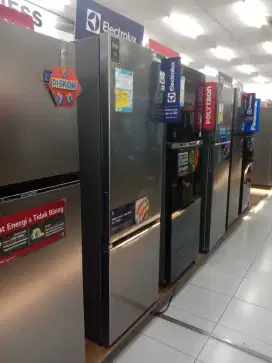 KULKAS INVERTER 2 PINTU