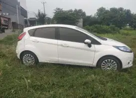 Dijual Ford fiesta tipe trend 1.4 AT bensin 2011