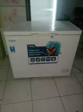 Dijual cepat freezer box