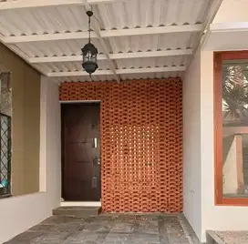 Jual Rumah 2 Lantai Terawat dalam Cluster area Kendangsari, Surabaya