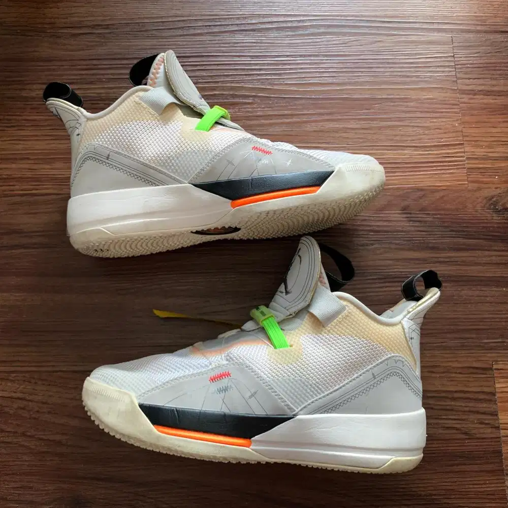 Sepatu Air Jordan XXXIII Vast Grey Original Harga Spesial!