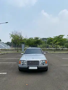 Mercedes benz E320 Masterpiece W124