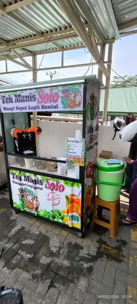 DIBUTUHKAN PENJAGA TEH SOLO