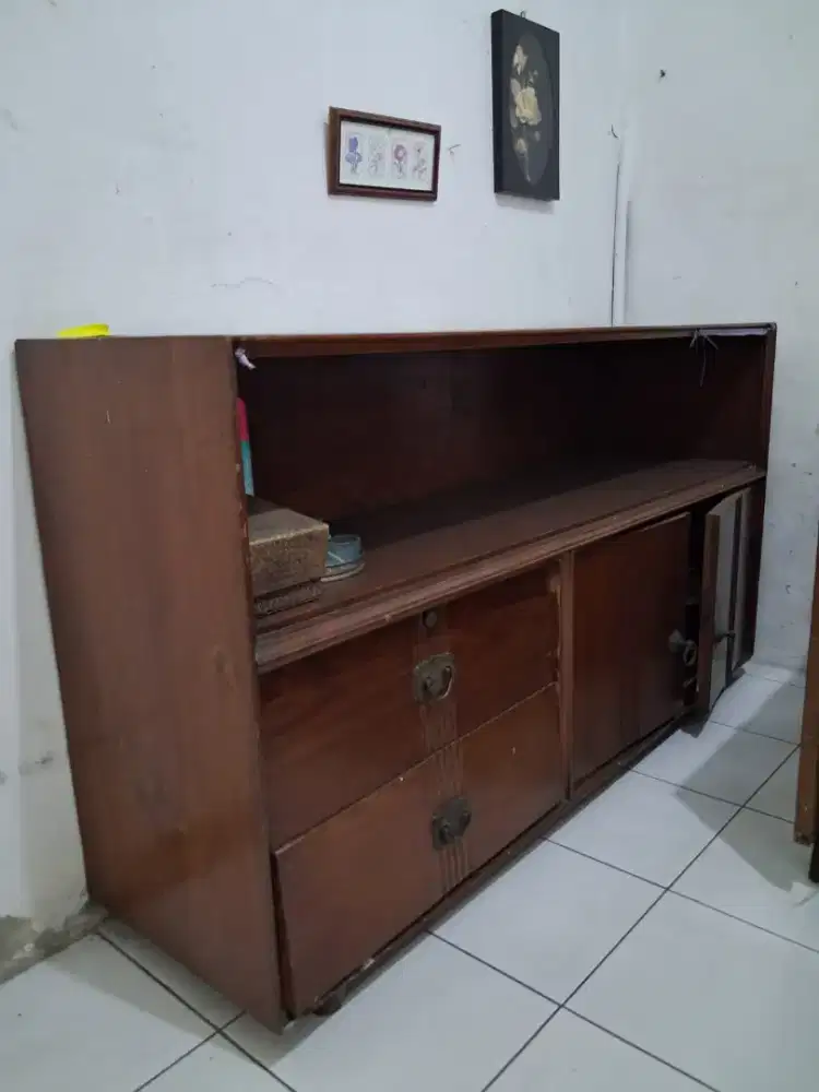 Buffet Jati Vintage