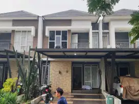 Di jual rumah di metland transyogi depan taman lokasi terdepan