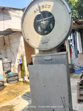 Dijual timbangan jadul tahun 1967