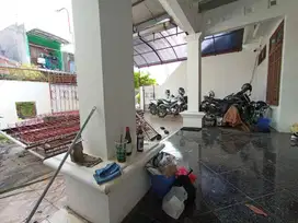 Dijual murah kost aktif dekat Masjid Agung di jl Patiunus