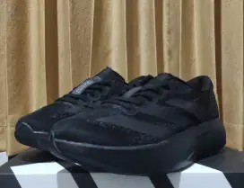 Sepatu Running Adidas size 43