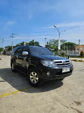 Toyota Fortuner V 4x4 bensin matic 2008