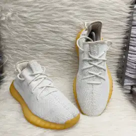 Sepatu Sneakers Adidas Yeezy Boost 350 V2 White Original Second Brand