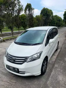 Honda Freed Psd 2011
