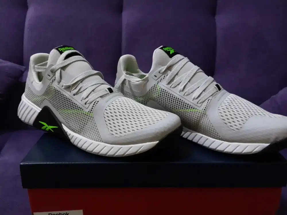 JUAL CEPAT SEPATU BARU