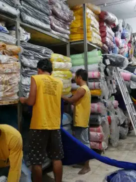 STAFF GUDANG WAREHOUSE