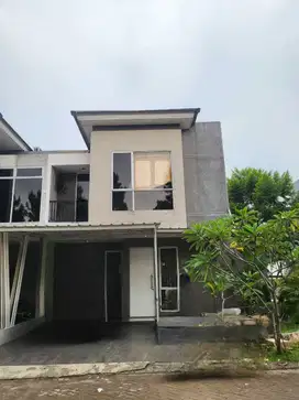 Di Sewakan Rumah Di Cluster The Grove Serpong Jaya Tangerang Selatan