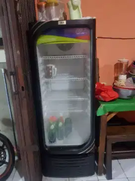 Showcase GEA 4 rak