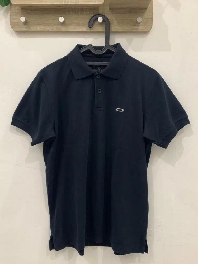 kaos polo hitam size L