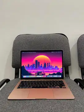MacBook Air 2020 i3/8/256GB