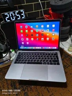 MacBook Pro 2018 Touchbar 512Gb Normal Siap Pakai