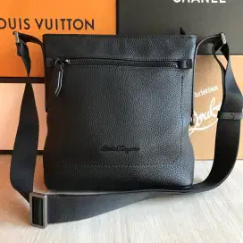 Salvatore Ferragamo Firenze Grain Leather Black Pria Shoulder Bag Tas