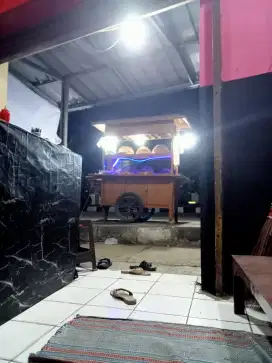 Penjaga Angkringan untuk Laki-laki