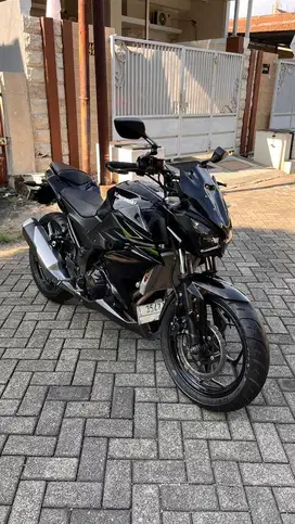 Kawasaki Z250 fi 2013 plat L Surabaya