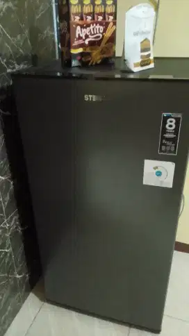 Di jual kulkas 1 pintu steko pemakaian 3 bulan di nego aja ...
