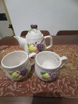 Teko & sepasang mug motif buah