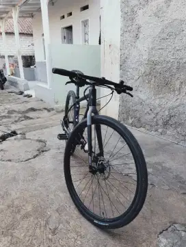 Sepeda hybrid POLYGON PATH 3 2021 size s like new.