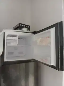 kulkas 2 pintu merk sharp tipe SJ - 326 XI MK