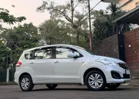 Ertiga 2017 GL manual km low 30k first hand !!