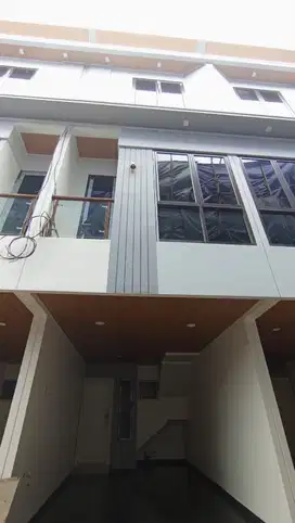 Di jual rumah cantik dekat SMP 47 tidak banjir di Rawasari timur