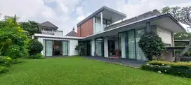 Dijual Rumah Cantik Konsep Villa di Rancamaya Kota Bogor