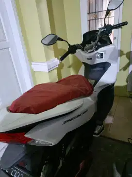 Honda PCX CBU 2017 km rendah