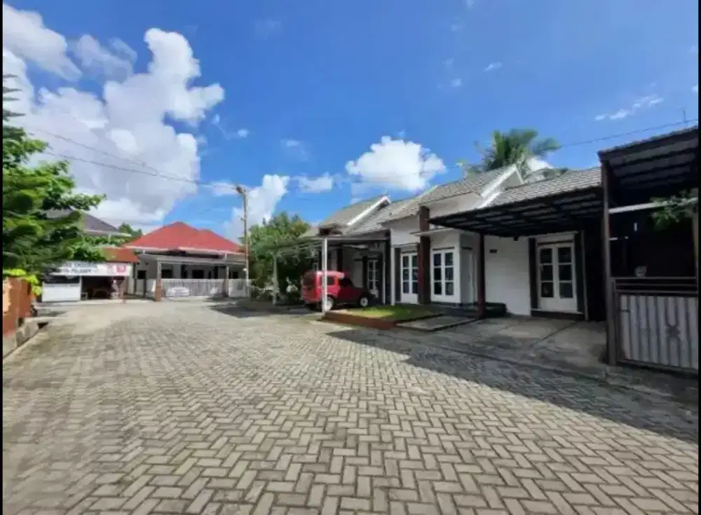 DISEWAKAN RUMAH LOKASI STRATEGIS