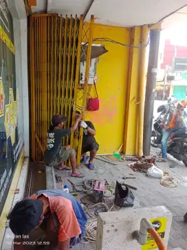 service folding gate maupun rolling door dalam satu hari siap tangani