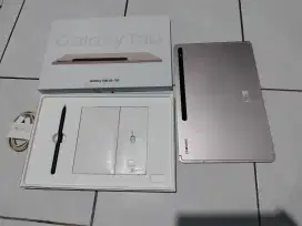 Samsung galaxy tab s8 plus 5G ram 8/256 gb second sein