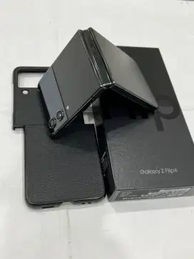 Samsung z flip 4 5g ram 8/256gb