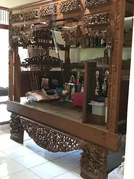 Ranjang tempat tidur  antik ukiran bagus untuk  cafe hotel dan koleksi