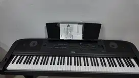 Keyboard Yamaha DGX-670