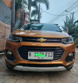 Chevrolet 1.4 Trax Premier 2018 Sunroof Orange (cash termurah)