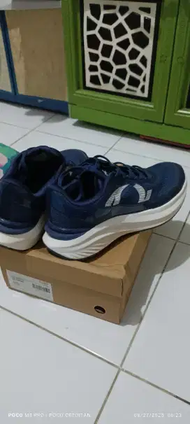 Sepatu running astec leo sekali pakai mulus seperti baru