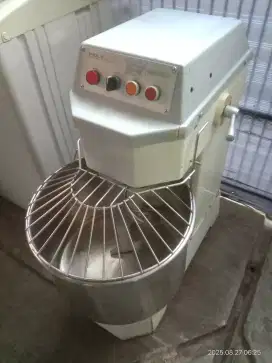mixer roti/donut/ bapau/ pastry /baso kav 30ltr. second.mantaf