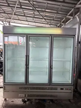 showcase 3 pintu 1300 L