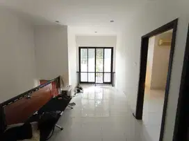 Rumah 2 Lantai Siap Huni Harga Sangat Murah di Bintaro Sektor 9. 16892