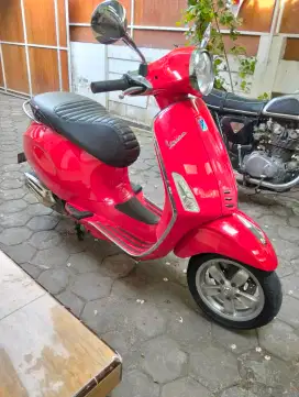 Vespa Primavera I-Get 150, Asli AB, Istimewa