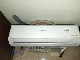 AC SHARP 1/2 PK BARU DIPAKE 1 BULAN